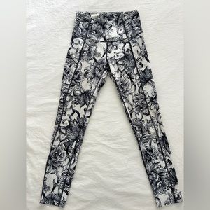Lululemon Patterned Leggings - Size 4